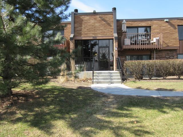 711 Waterford Rd. #2D, Schaumburg, IL 60193