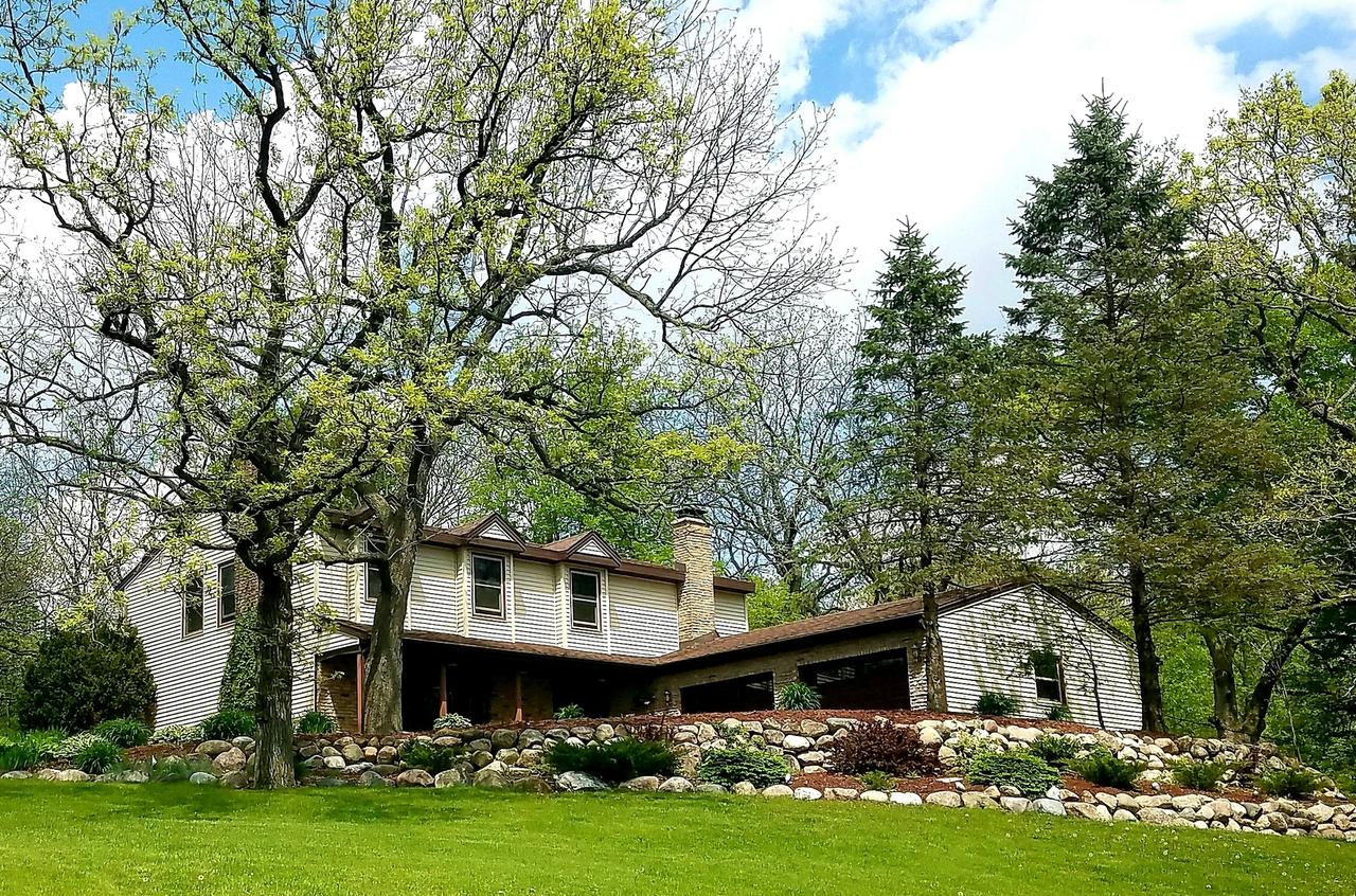 7552 Burr Oak Rd., Roscoe, IL 61073