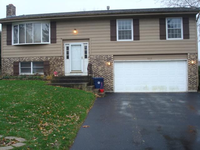 645 Chelsea Dr., Algonquin, IL 60102