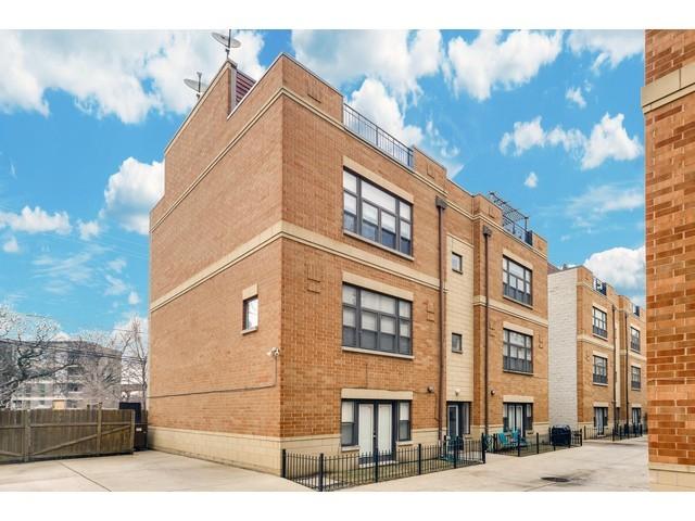 2324 W Bloomingdale Ave. #B, Chicago, IL 60647