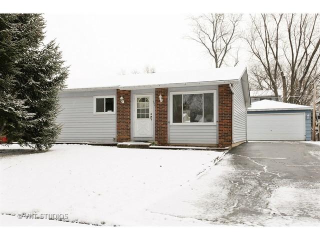 204 Meadowbrook Dr., Bolingbrook, IL 60440
