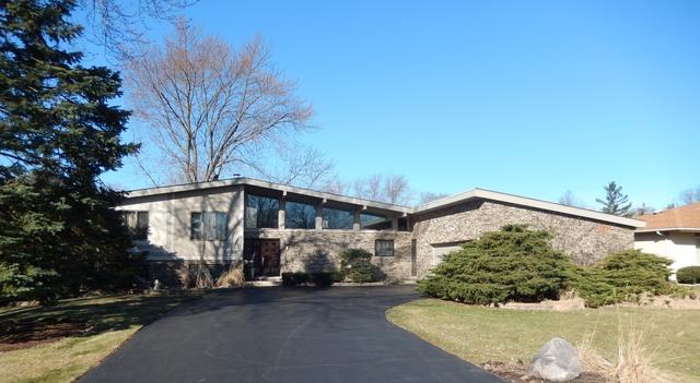 1432 Roslyn Rd., Schaumburg, IL 60193