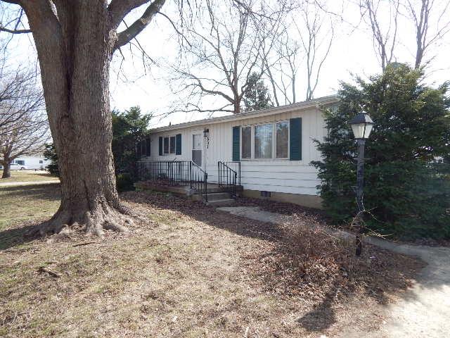 607 W Clark St., Thomasboro, IL 61878