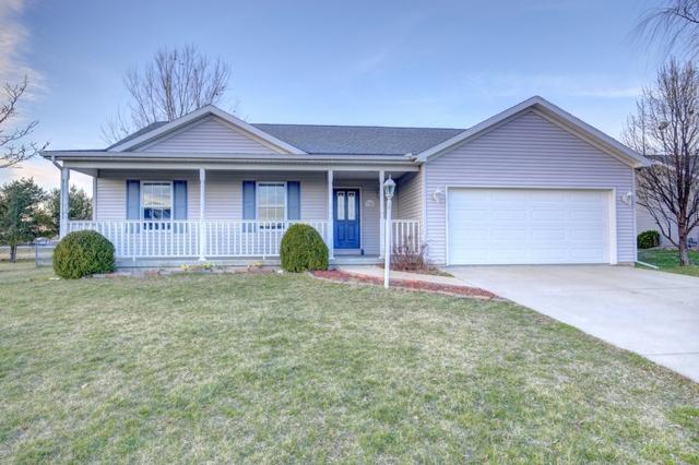 1702 Magnolia Dr., St. Joseph, IL 61873