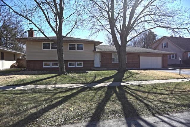 1523 Harrington Dr., Champaign, IL 61821