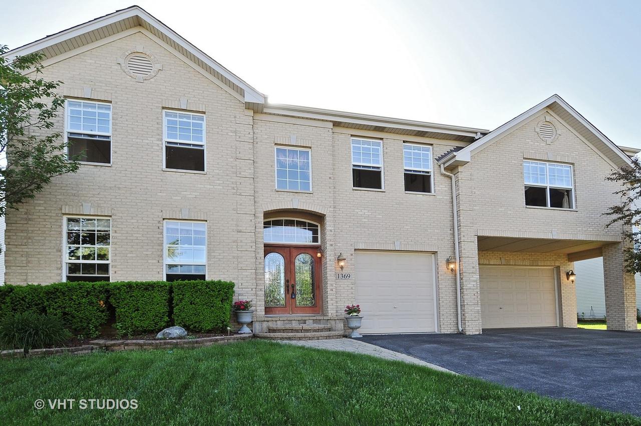 1369 Alexander Dr., Bolingbrook, IL 60490