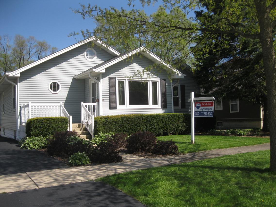 317 S Grant St., Westmont, IL 60559