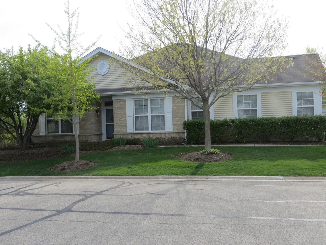 2362 Carillon Dr., Grayslake, IL 60030