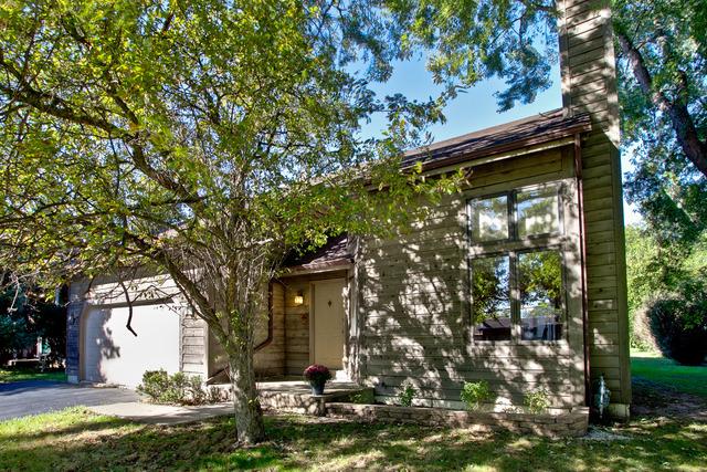 216 W Lake Shore Dr., Oakwood Hills, IL 60013