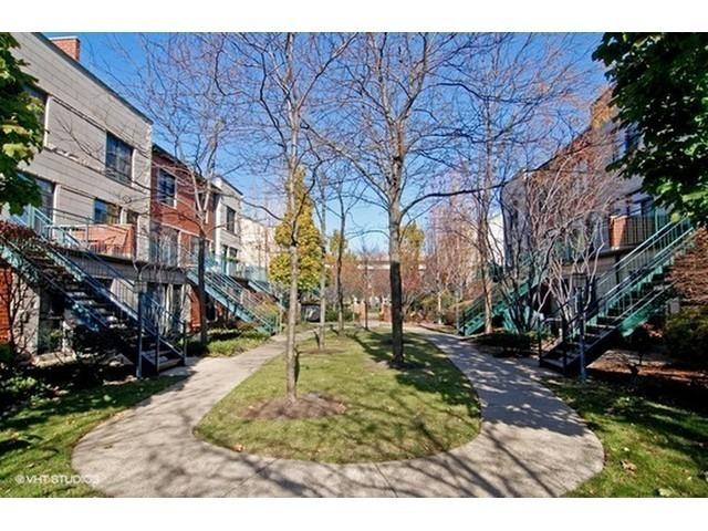 1812 S Federal St. #33, Chicago, IL 60616