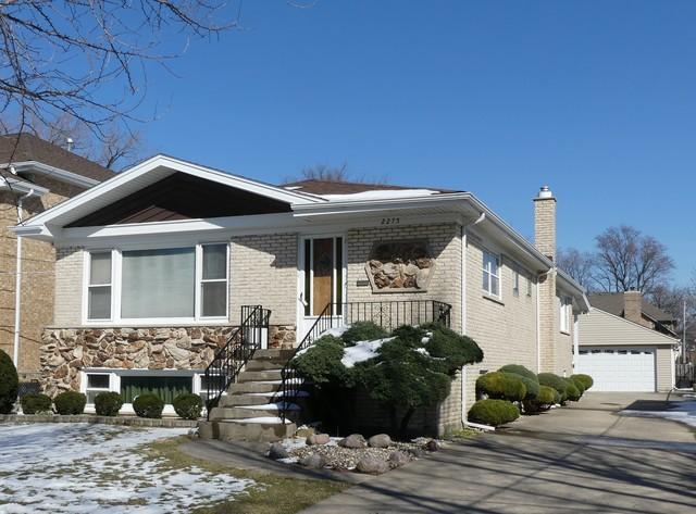 2275 Westview Dr., Des Plaines, IL 60018