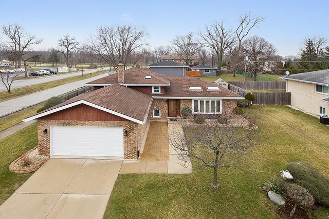 8350 W 99th Pl., Palos Hills, IL 60465