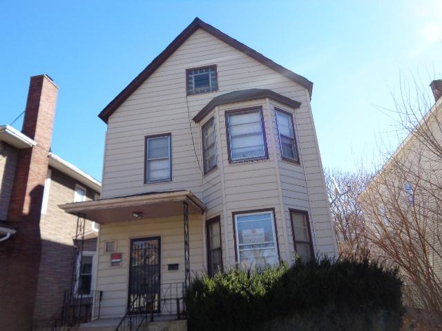 8329 S Burnham Ave., Chicago, IL 60617