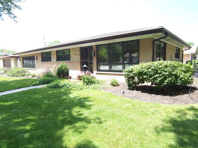 2180 Eastview Dr., Des Plaines, IL 60018