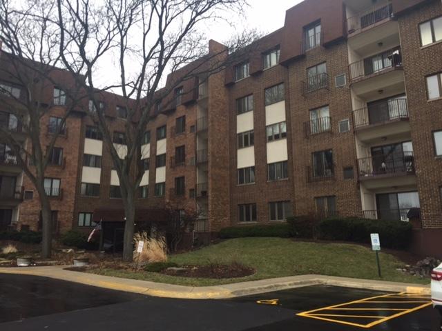 448 Raintree Dr. #1C, Glen Ellyn, IL 60137