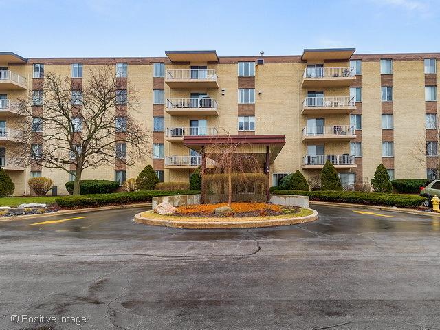 110 W Butterfield Rd. #406S, Elmhurst, IL 60126