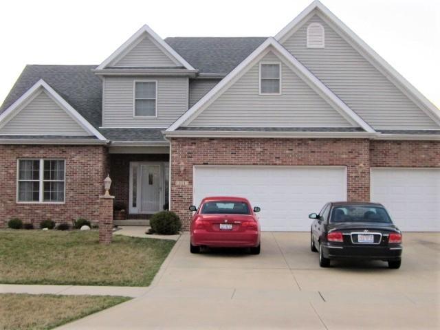 511 Hawthorne Dr., St. Joseph, IL 61873