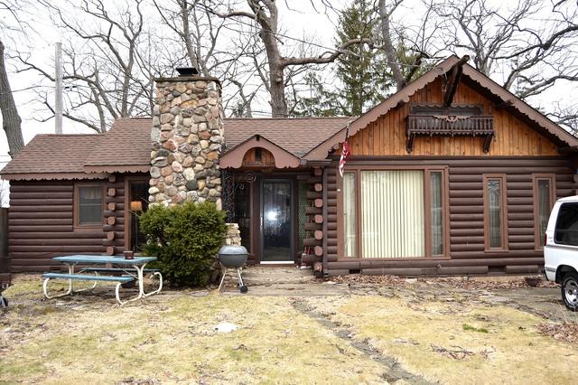 130 Elm Ave., Mundelein, IL 60060