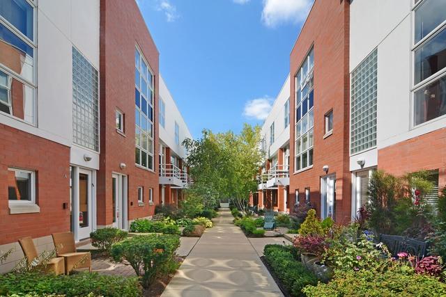 2932 N Wood St. #E, Chicago, IL 60657