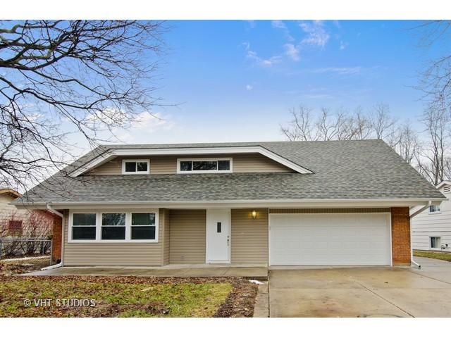 807 Balmoral Ct., East Dundee, IL 60118