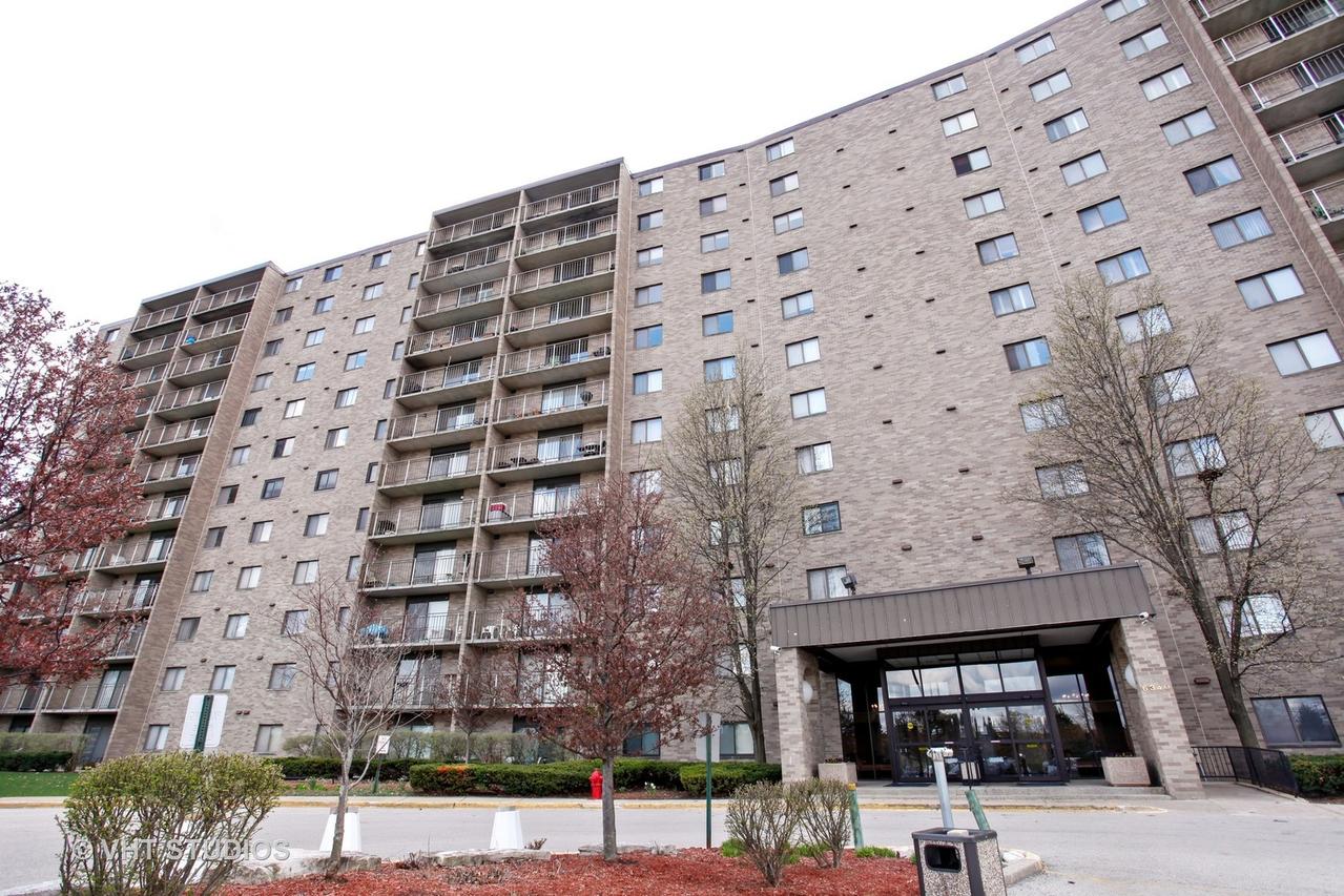 6340 Americana Dr. #217, Willowbrook, IL 60527