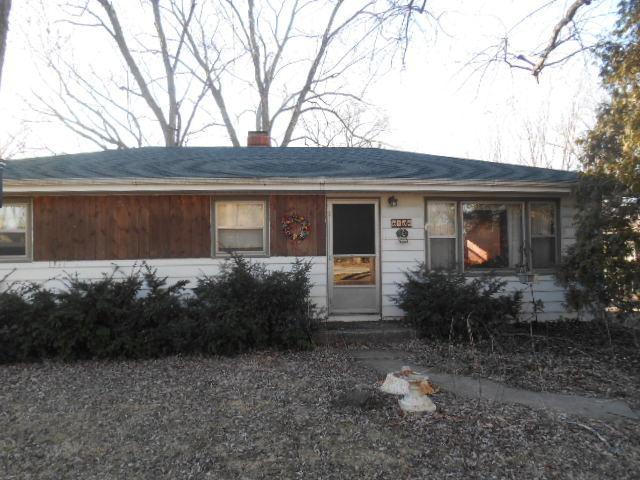 6104 Lee Ave., Downers Grove, IL 60516
