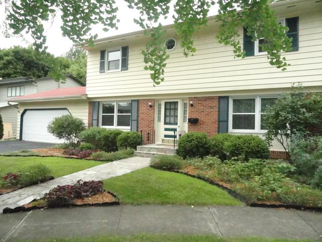 7 Evergreen Cir., Dekalb, IL 60115