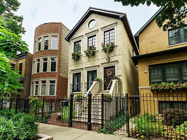 1654 N Claremont Ave., Chicago, IL 60647