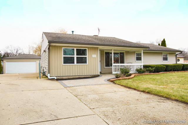 1908 Winston Ln., Schaumburg, IL 60193