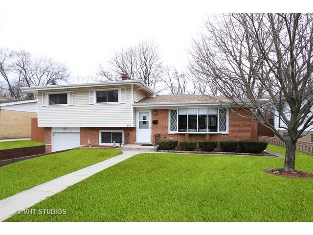 904 French Dr., Mundelein, IL 60060