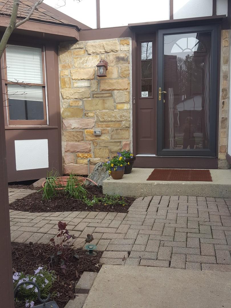 78 White Oak Cir., St. Charles, IL 60174