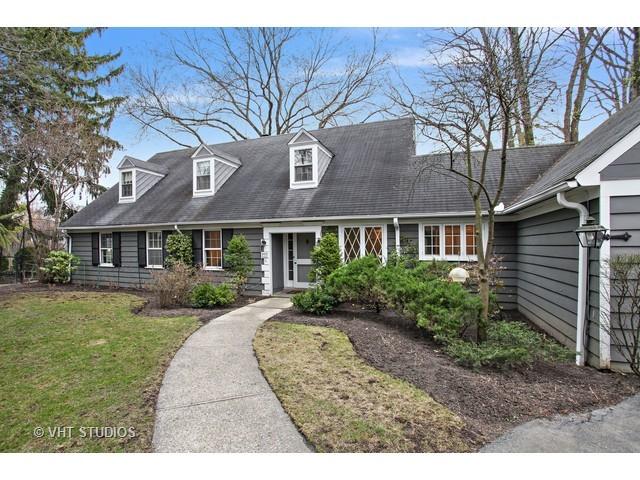 711 Hibbard Rd., Winnetka, IL 60093