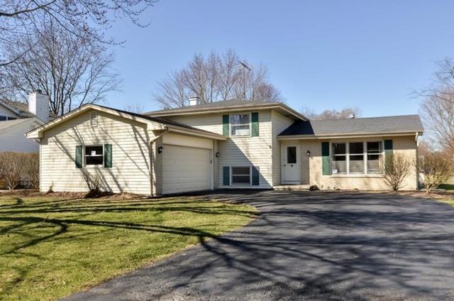 685 Carriage Dr., Batavia, IL 60510