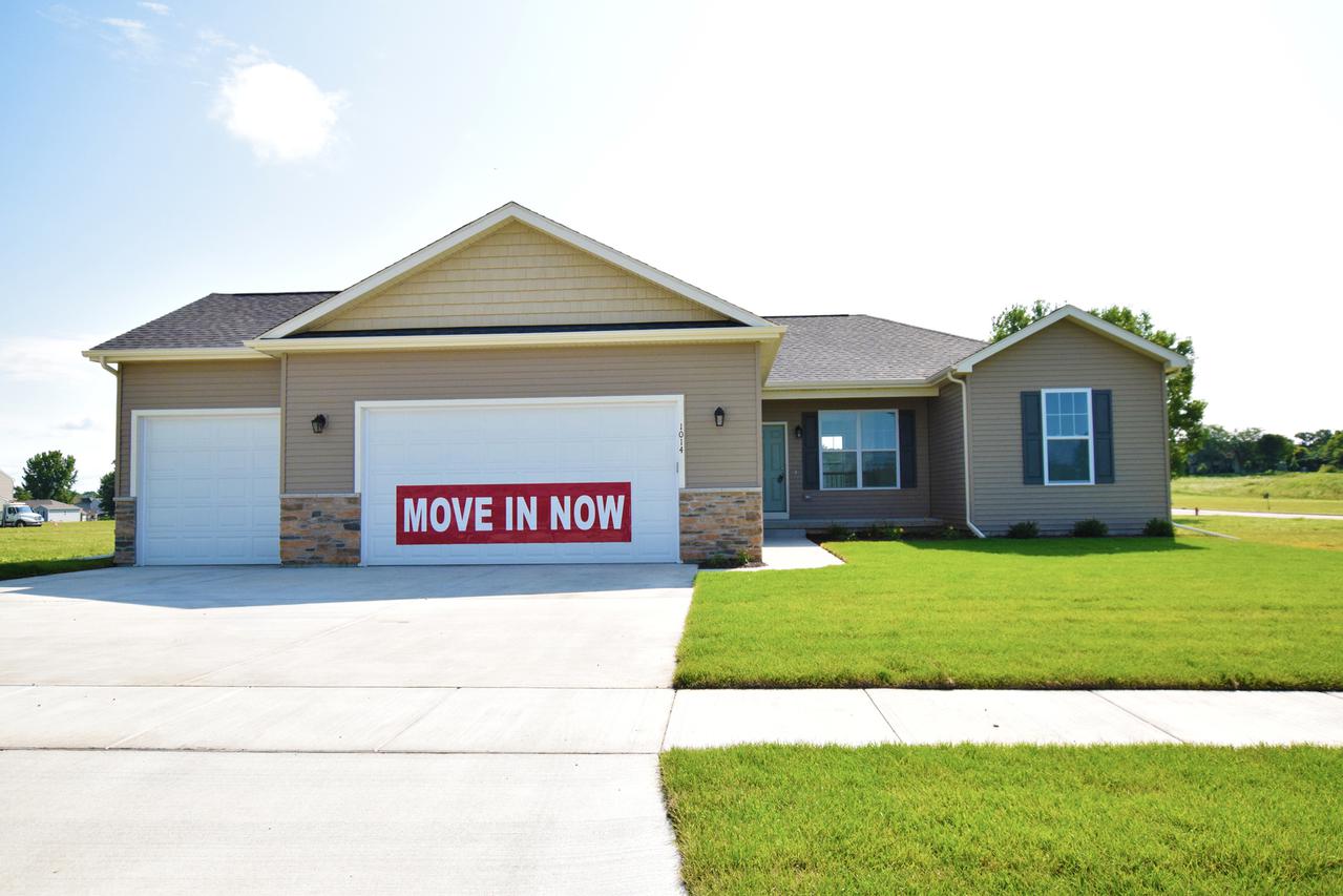 1014 Joshua Ln., Genoa, IL 60135