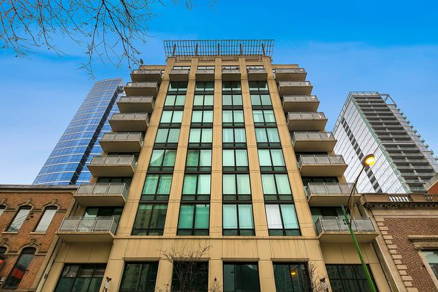 744 N Clark St. #302, Chicago, IL 60654