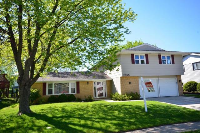 1055 Westfield Ln., Schaumburg, IL 60193