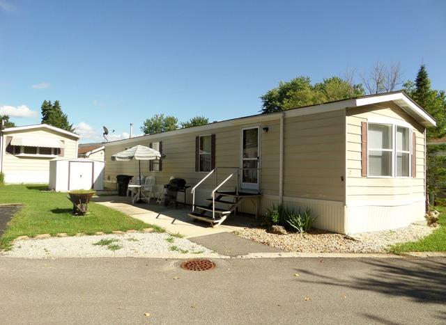 27W370 Geneva Rd. #17, West Chicago, IL 60185