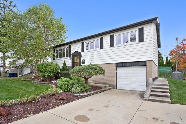 8841 W 92nd St., Hickory Hills, IL 60457
