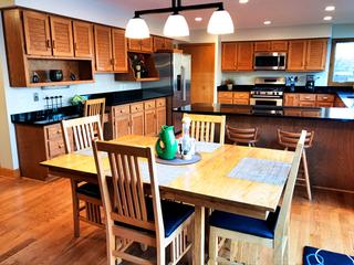 6491 Bannister Ct., Lisle, IL 60532
