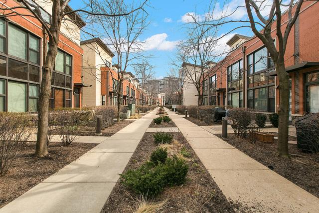 917 N Howe St., Chicago, IL 60610