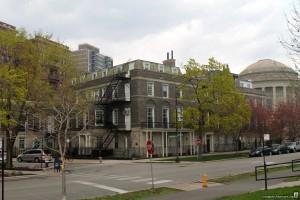 2700 N Lakeview Ave., Chicago, IL 60614