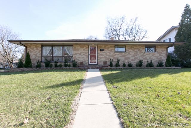 1702 Millbrook Ct., Geneva, IL 60134
