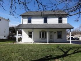 4704 Cross St., Downers Grove, IL 60515