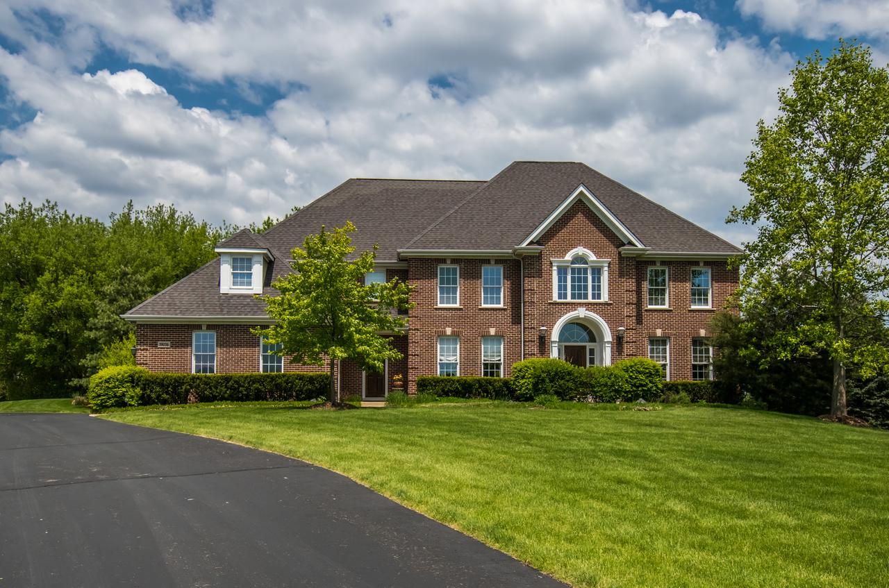 39W316 Cambridge Ct., St. Charles, IL 60175