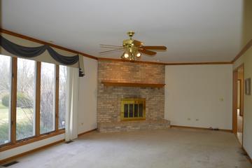 1 Heather Ln., Hawthorn Woods, IL 60047