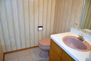 1 Heather Ln., Hawthorn Woods, IL 60047