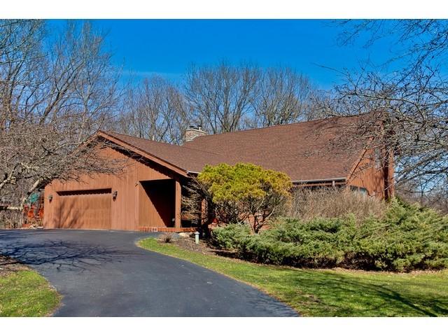 129 Whispering Oaks Ln., Barrington, IL 60010