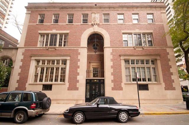 40 W Schiller St. #A2, Chicago, IL 60610
