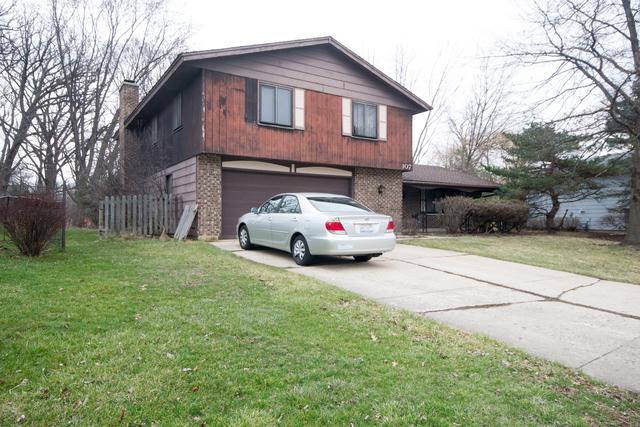 107 S Cedarcrest Dr., Schaumburg, IL 60193