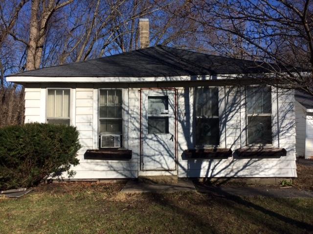 222 Willow Rd., Lakemoor, IL 60051